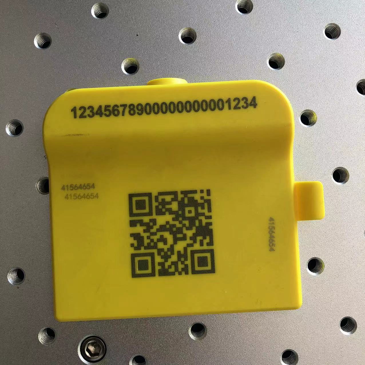 塑料上面用樱桃APP在线播放打二维码能扫出来吗